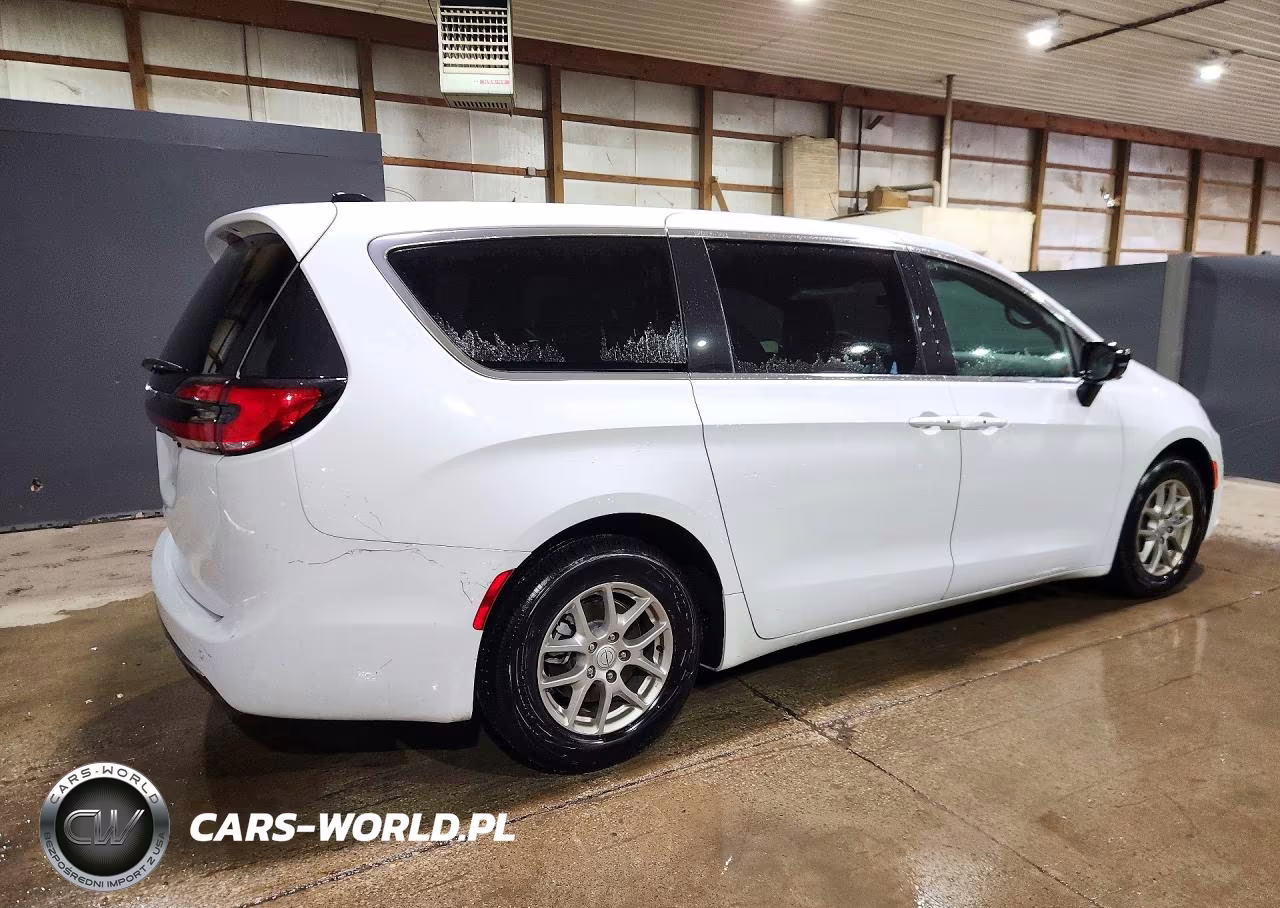 2026 Chrysler Pacifica Select VIN:2C4RC1BG2TR281873 - 3