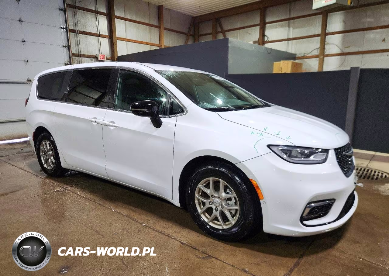 2026 Chrysler Pacifica Select VIN:2C4RC1BG2TR281873 - 4