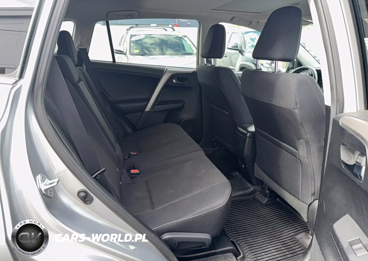 2017 Toyota Rav4 Xle VIN:2T3RFREVXHW580170 - 6