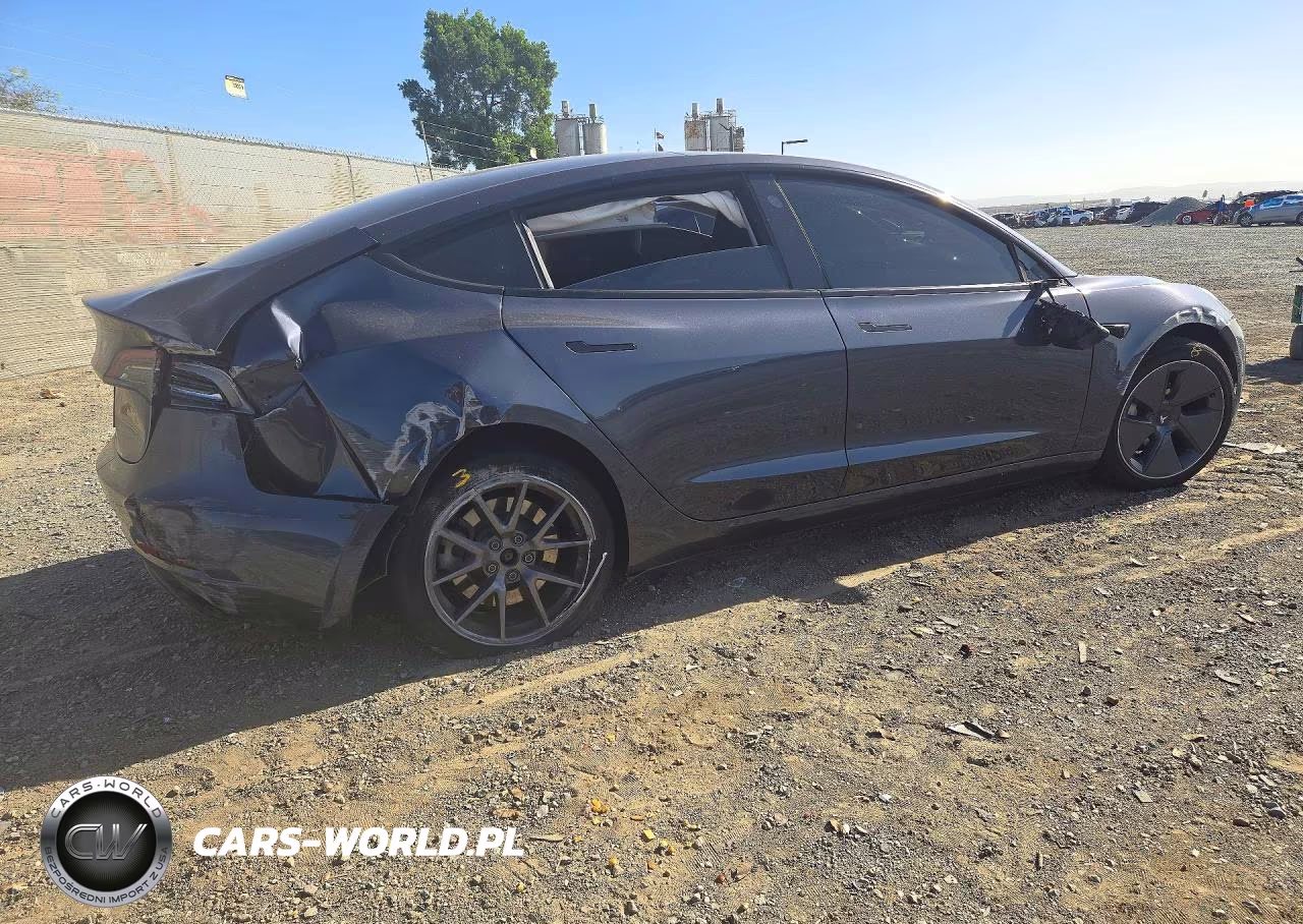 2023 Tesla Model 3 VIN:5YJ3E1EA3PF692000 - 3