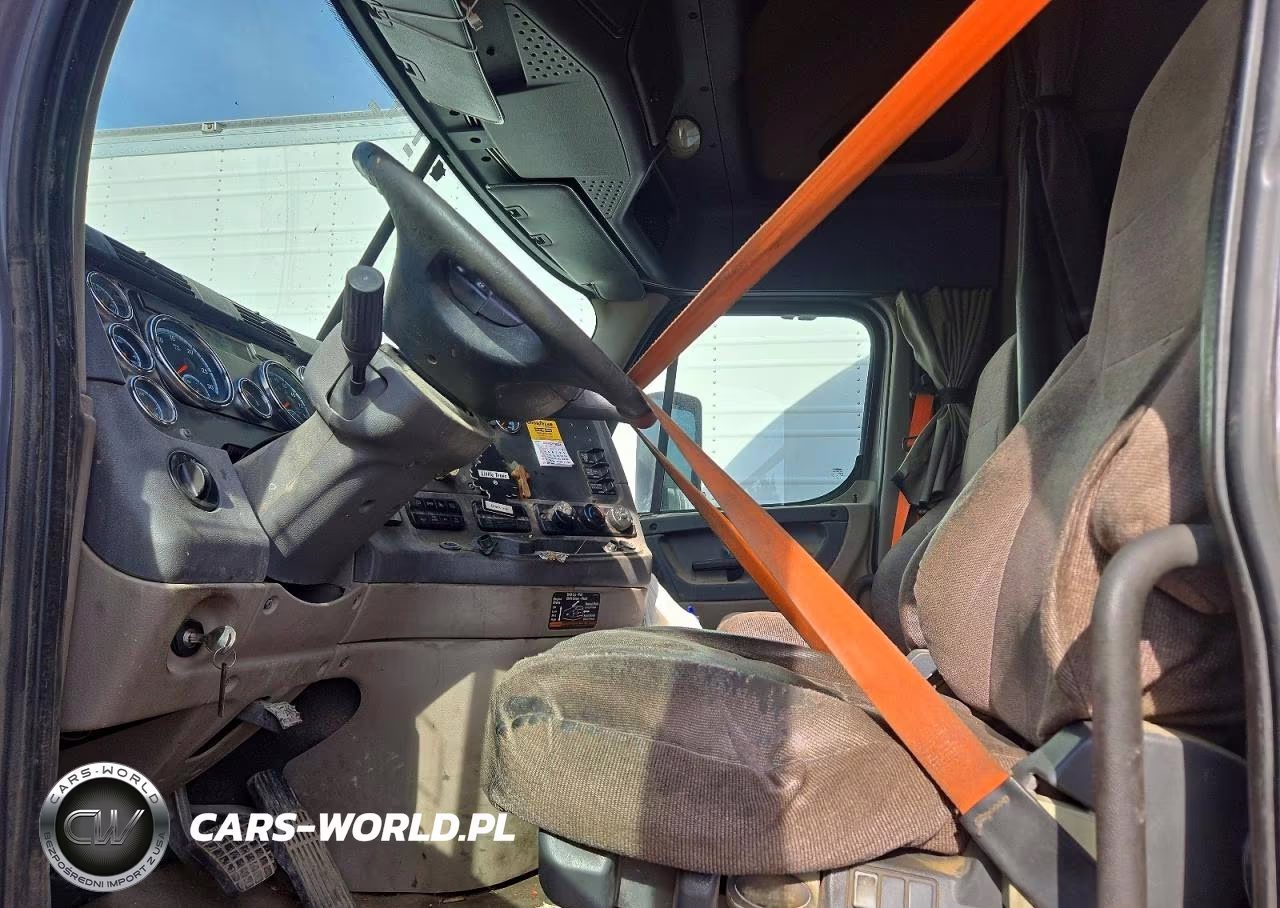 2014 Freightliner Cascadia Semi Truck VIN:3AKJGLD59ESFV7258 - 7