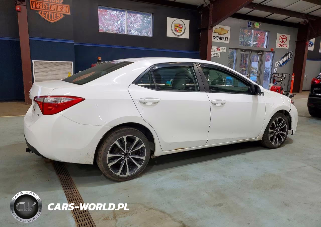 2016 Toyota Corolla Le VIN:2T1BURHE8GC601772 - 3