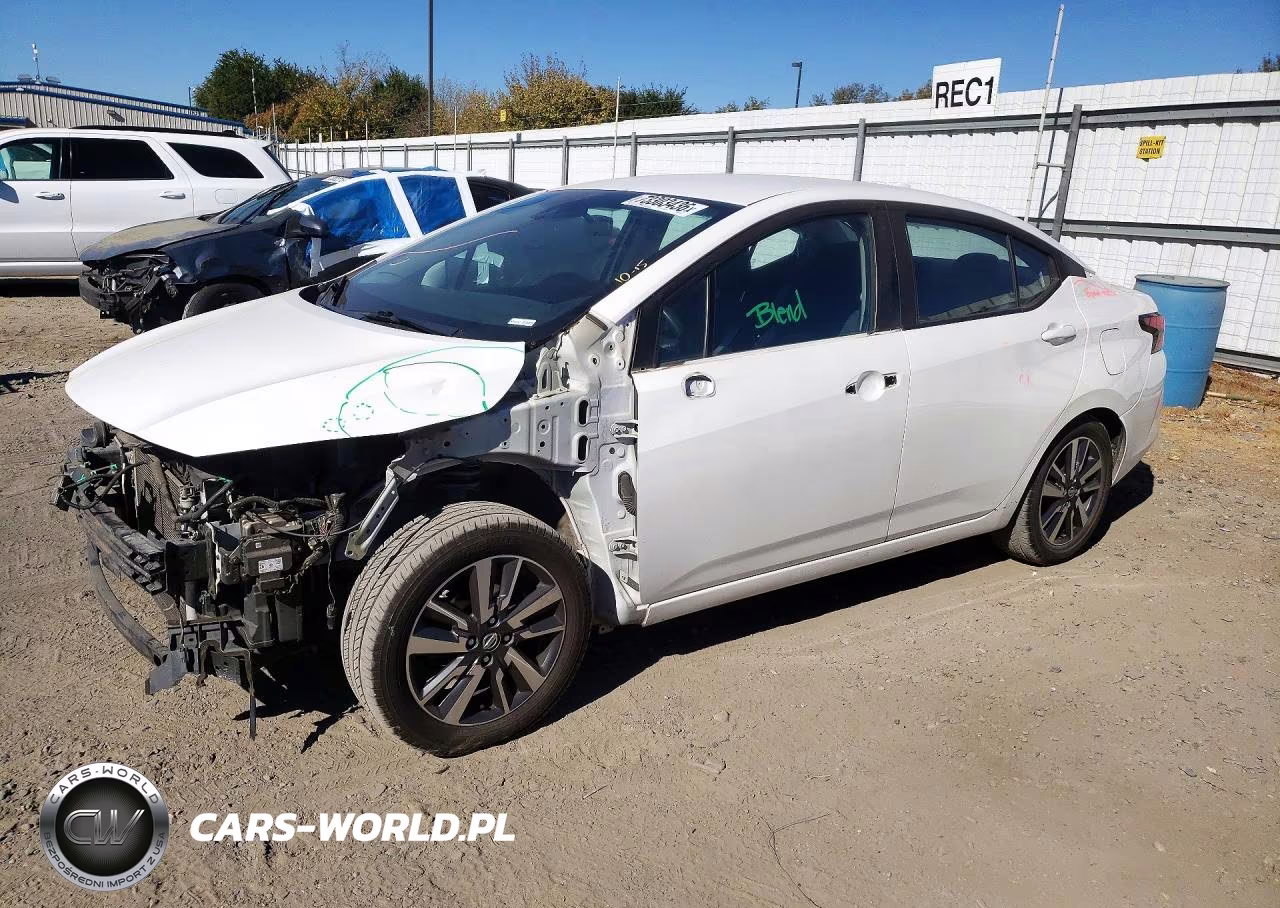 2020 Nissan Versa Sv