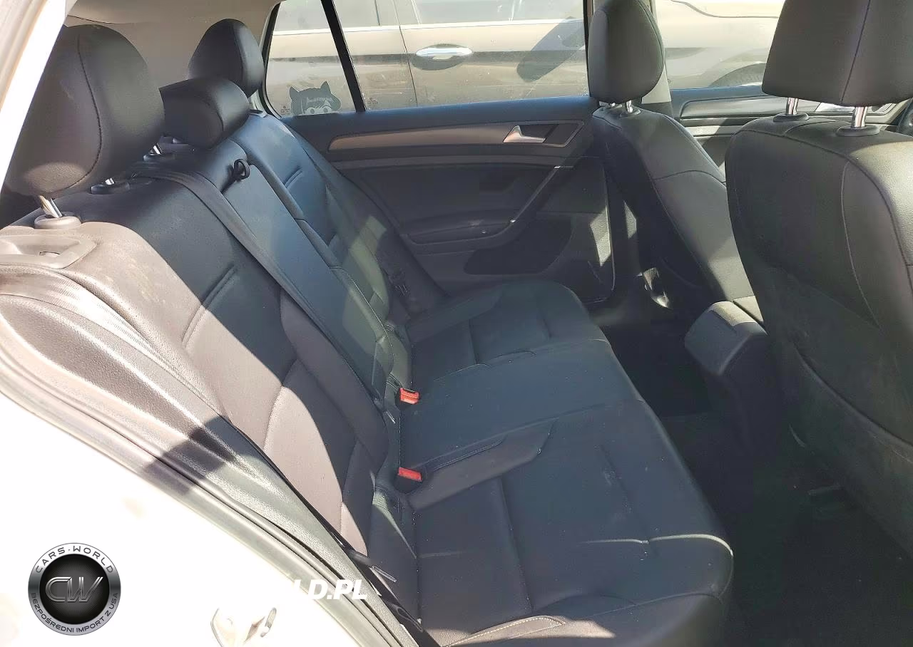 2018 Volkswagen Golf S VIN:3VWG17AU9JM292944 - 11