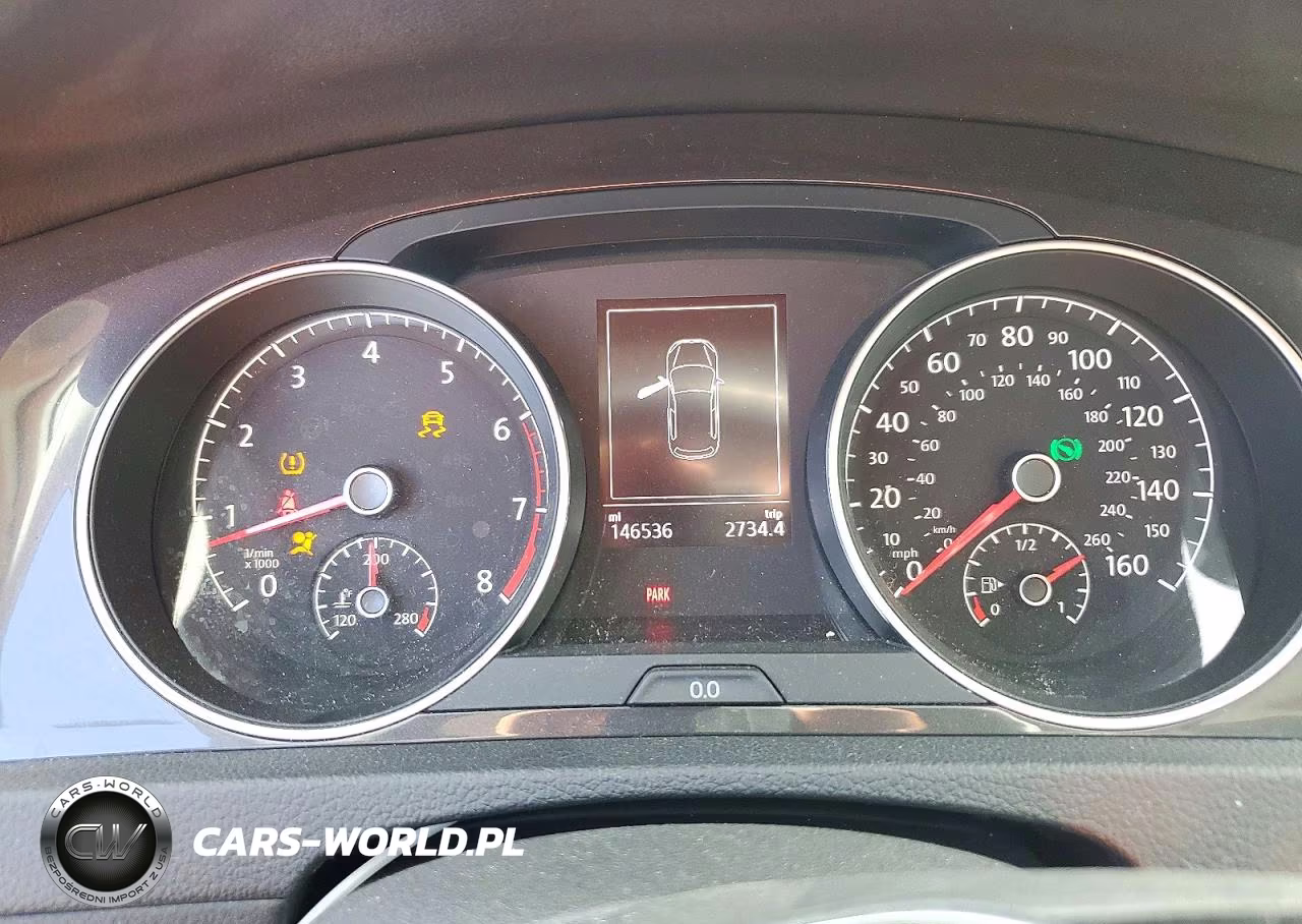 2018 Volkswagen Golf S VIN:3VWG17AU9JM292944 - 9