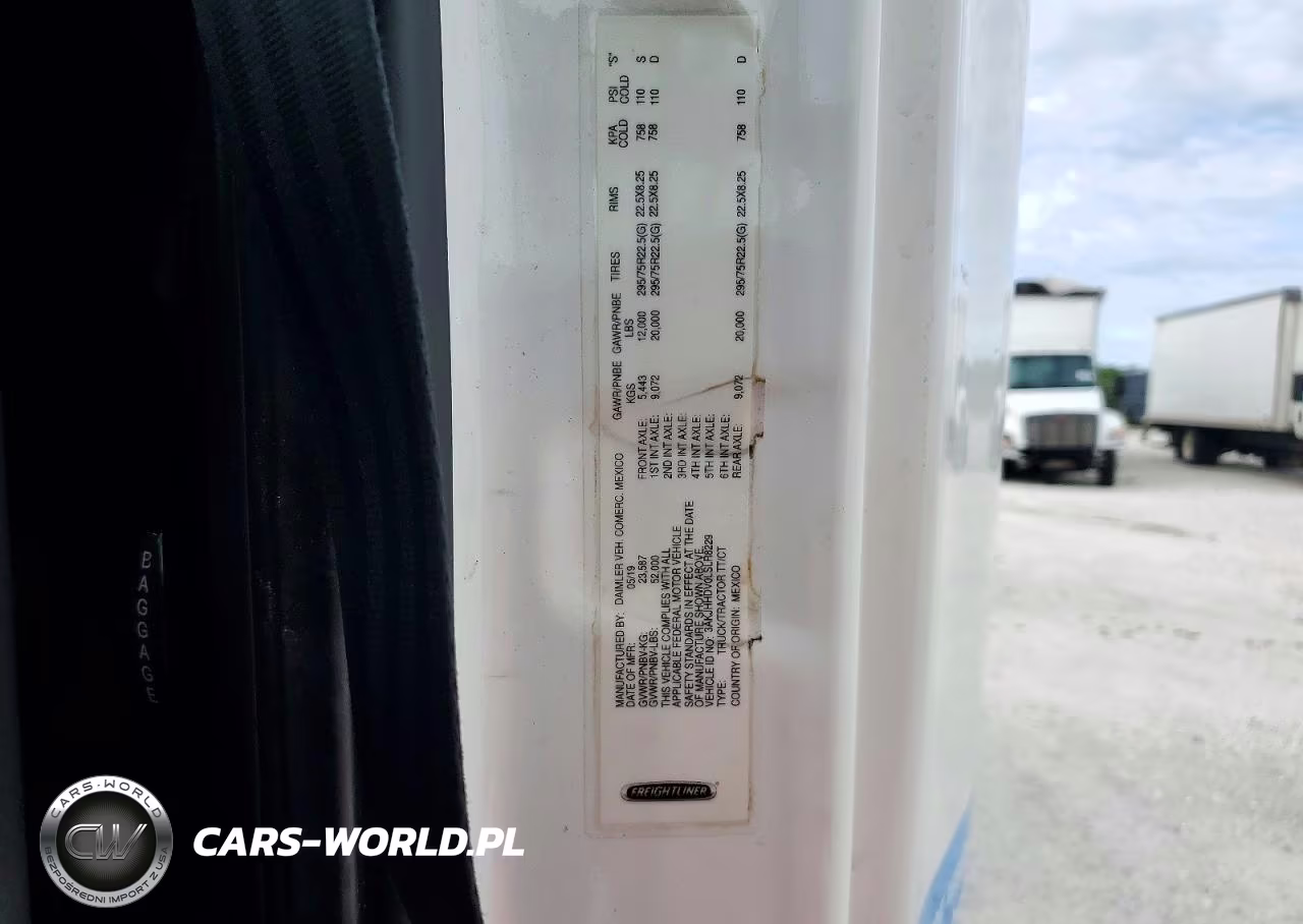 2020 Freightliner Cascadia 126 Semi Truck VIN:3AKJHHDV0LSLR8229 - 13