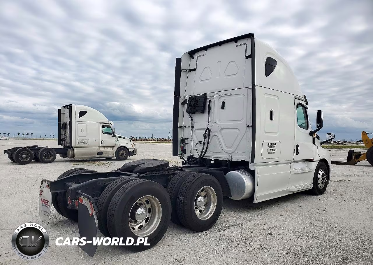 2020 Freightliner Cascadia 126 Semi Truck VIN:3AKJHHDV0LSLR8229 - 3