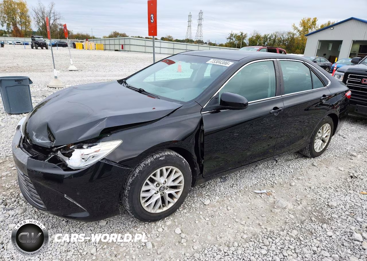 2016 Toyota Camry Le – zdjęcie 1 z 12