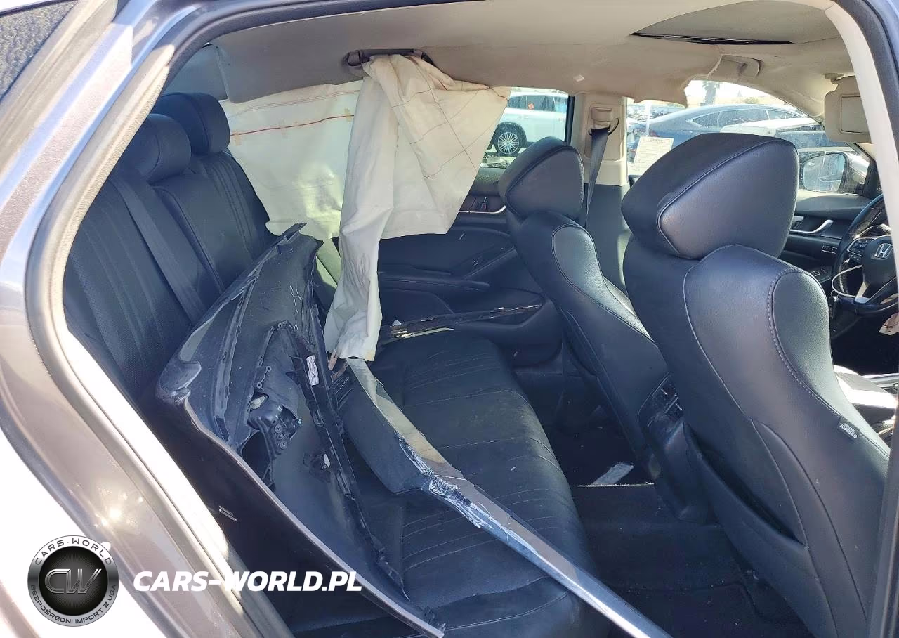 2018 Honda Accord Touring VIN:1HGCV2F92JA029836 - 10
