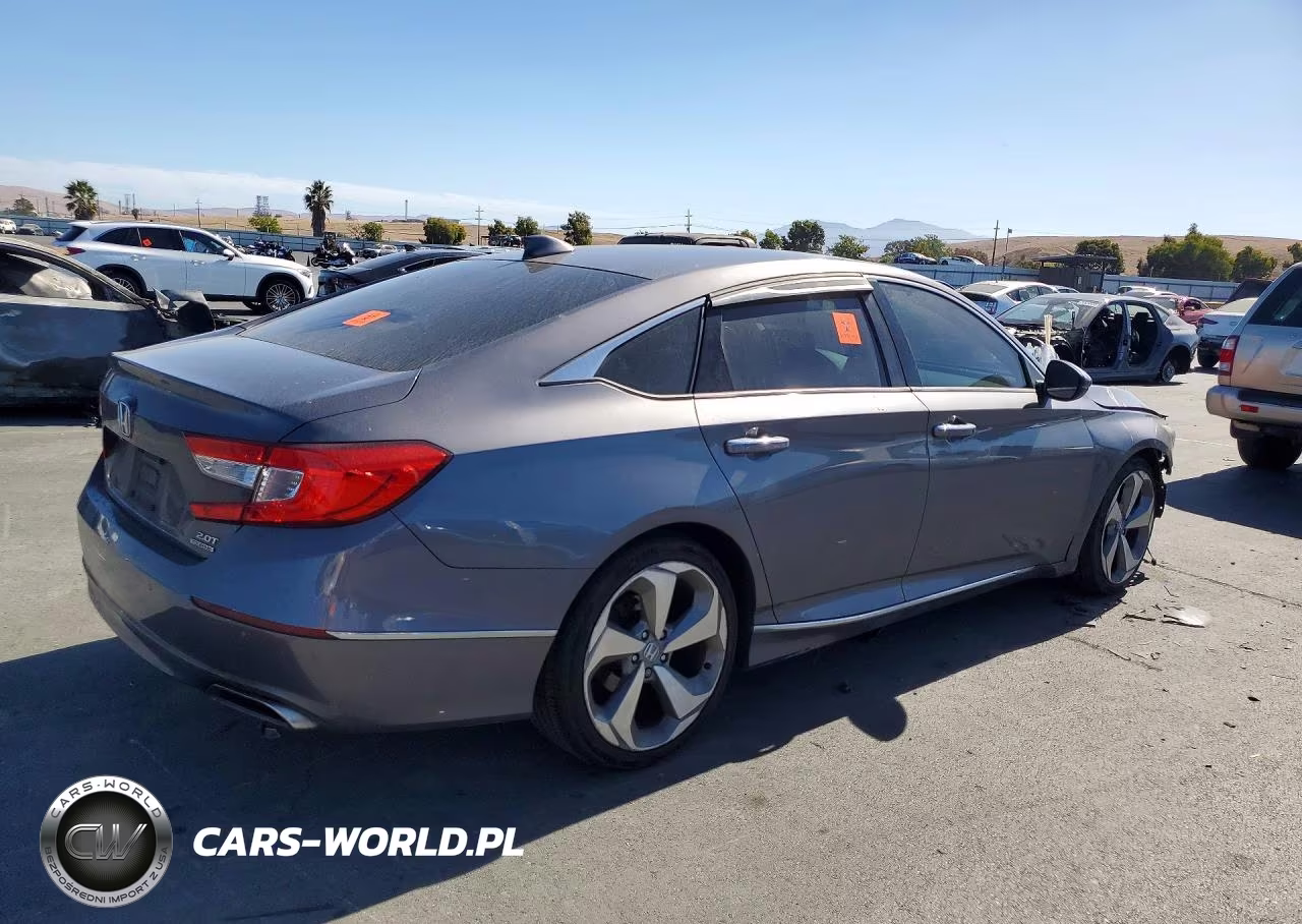 2018 Honda Accord Touring VIN:1HGCV2F92JA029836 - 3
