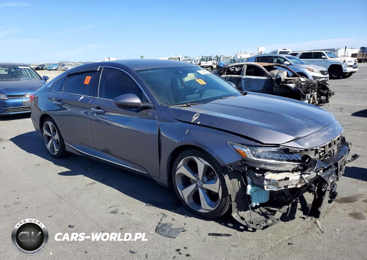 2018 Honda Accord Touring VIN:1HGCV2F92JA029836 - 4