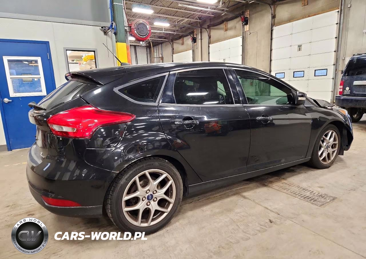 2015 Ford Focus Se VIN:1FADP3K22FL302769 - 3