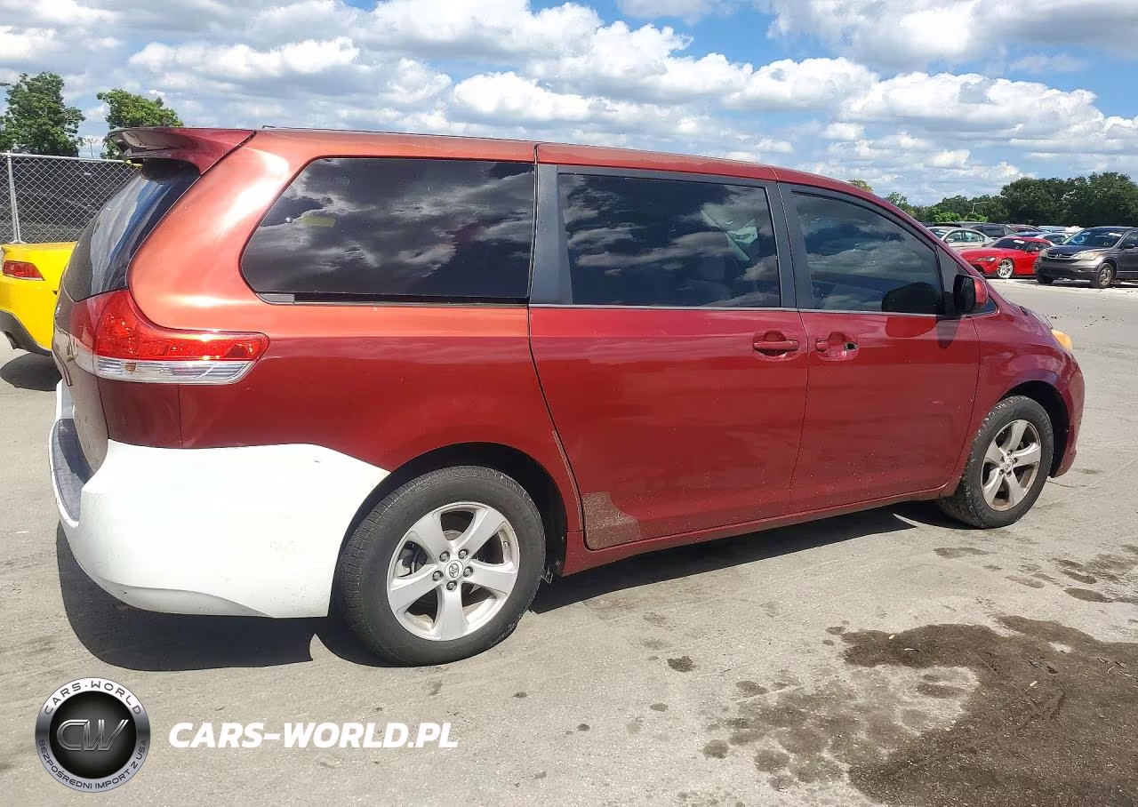2012 Toyota Sienna Le 8-Passenger VIN:5TDKA3DC4CS013847 - 3