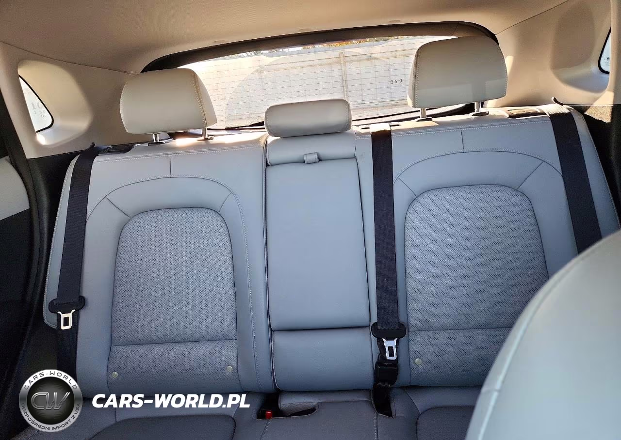 2020 Hyundai Kona Limited VIN:KM8K3CA58LU544654 - 10