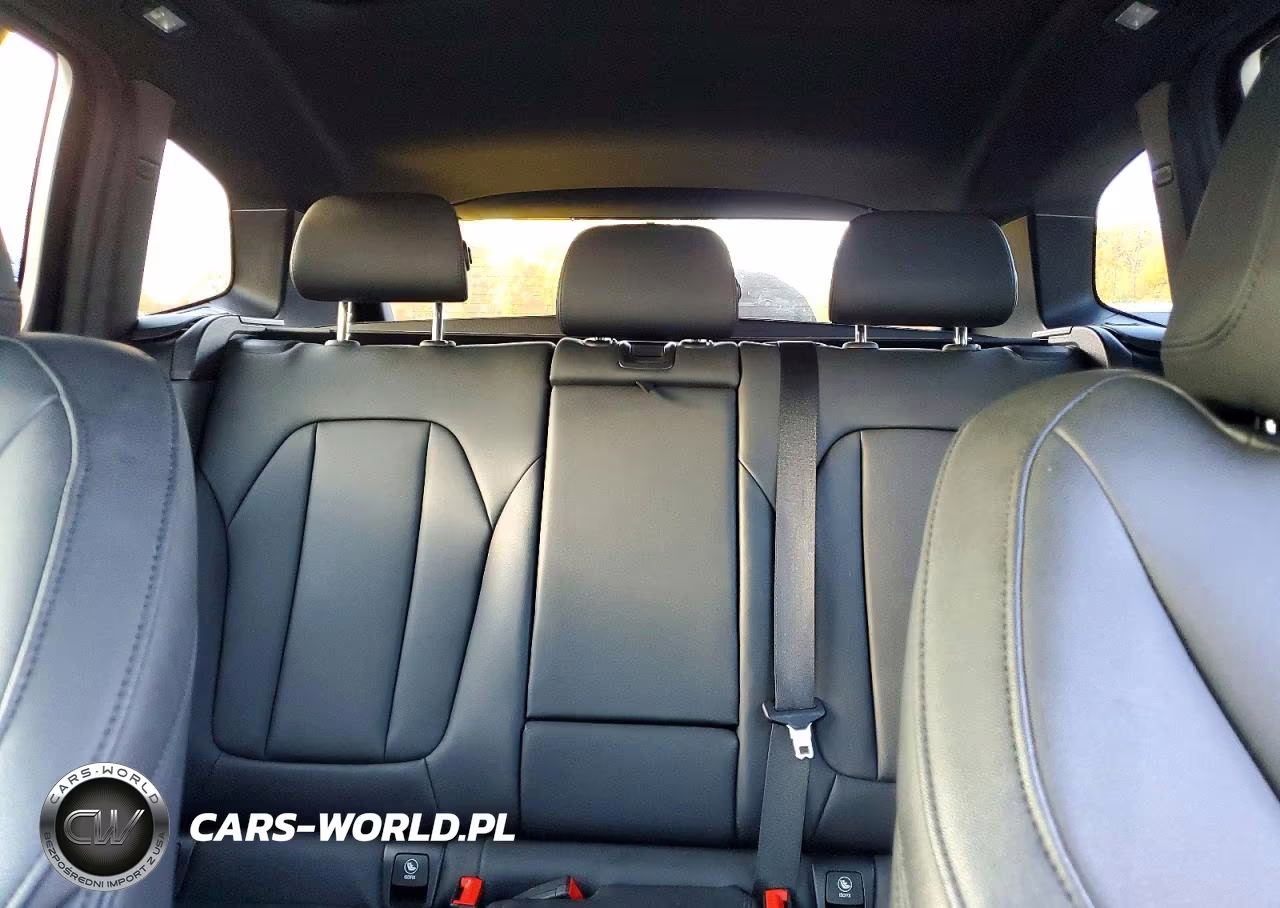2019 BMW X3 xDrive30I VIN:5UXTR9C51KLR05104 - 10