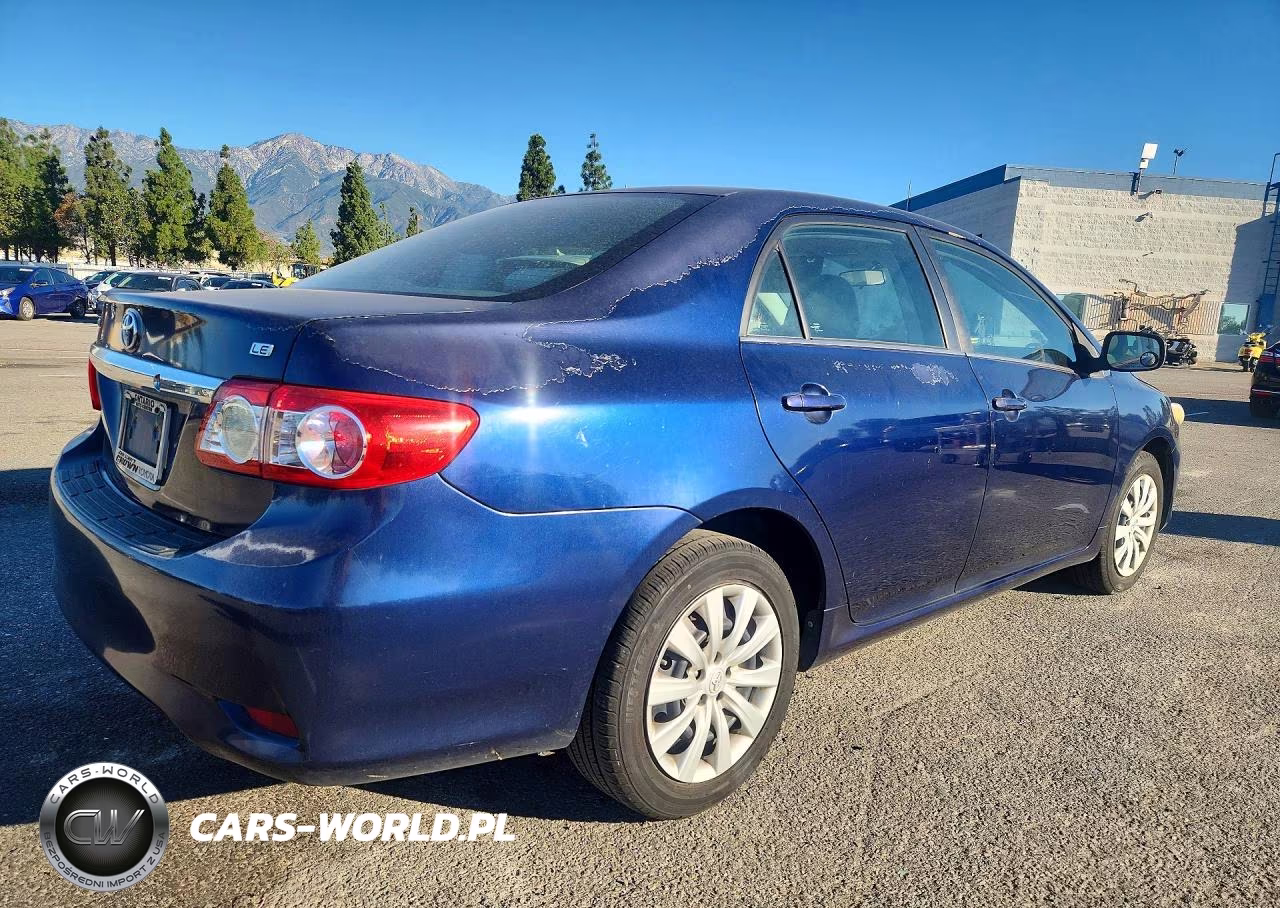 2013 Toyota Corolla Le VIN:5YFBU4EE5DP182721 - 3