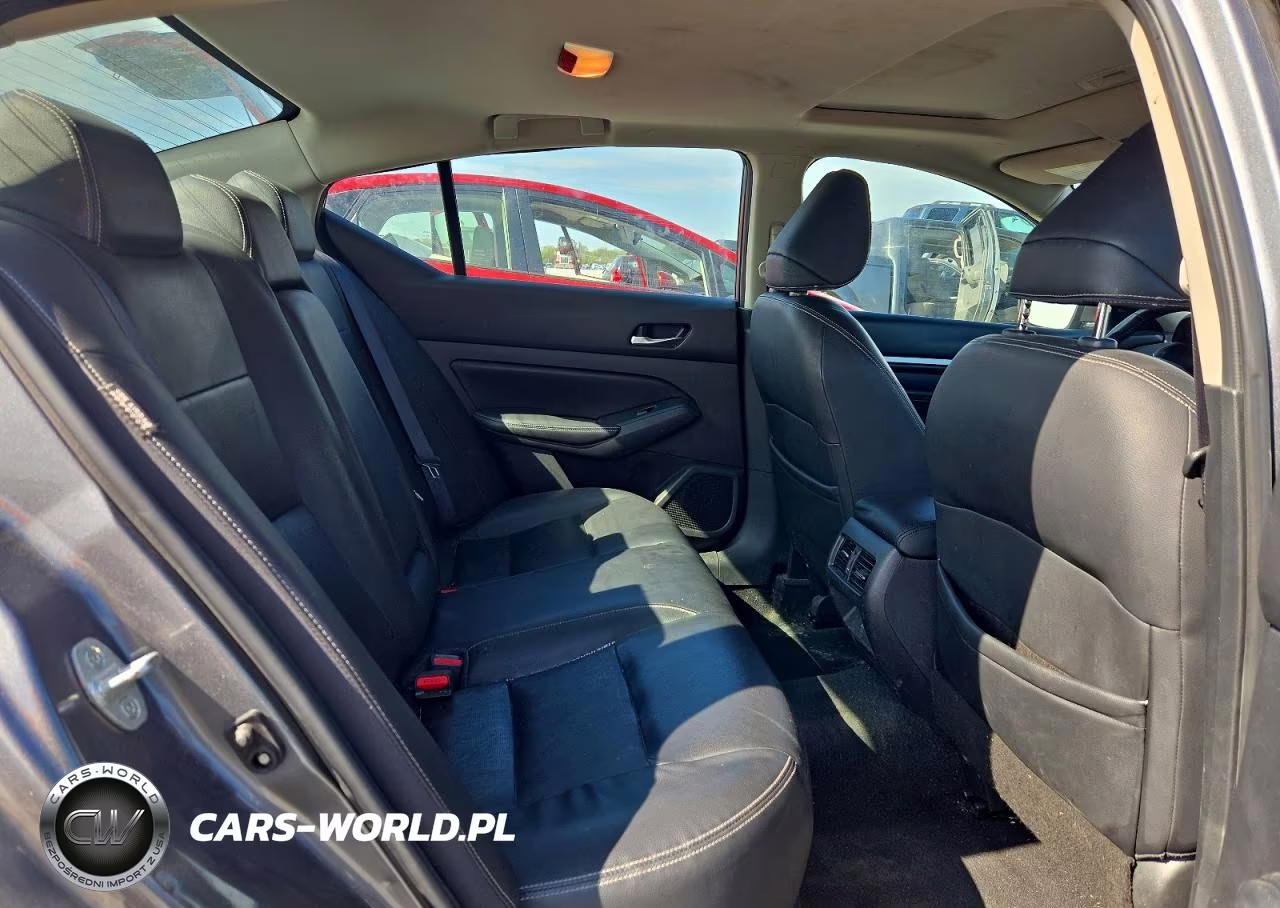 2019 Nissan Altima Platinum VIN:1N4BL4FV1KC197973 - 10