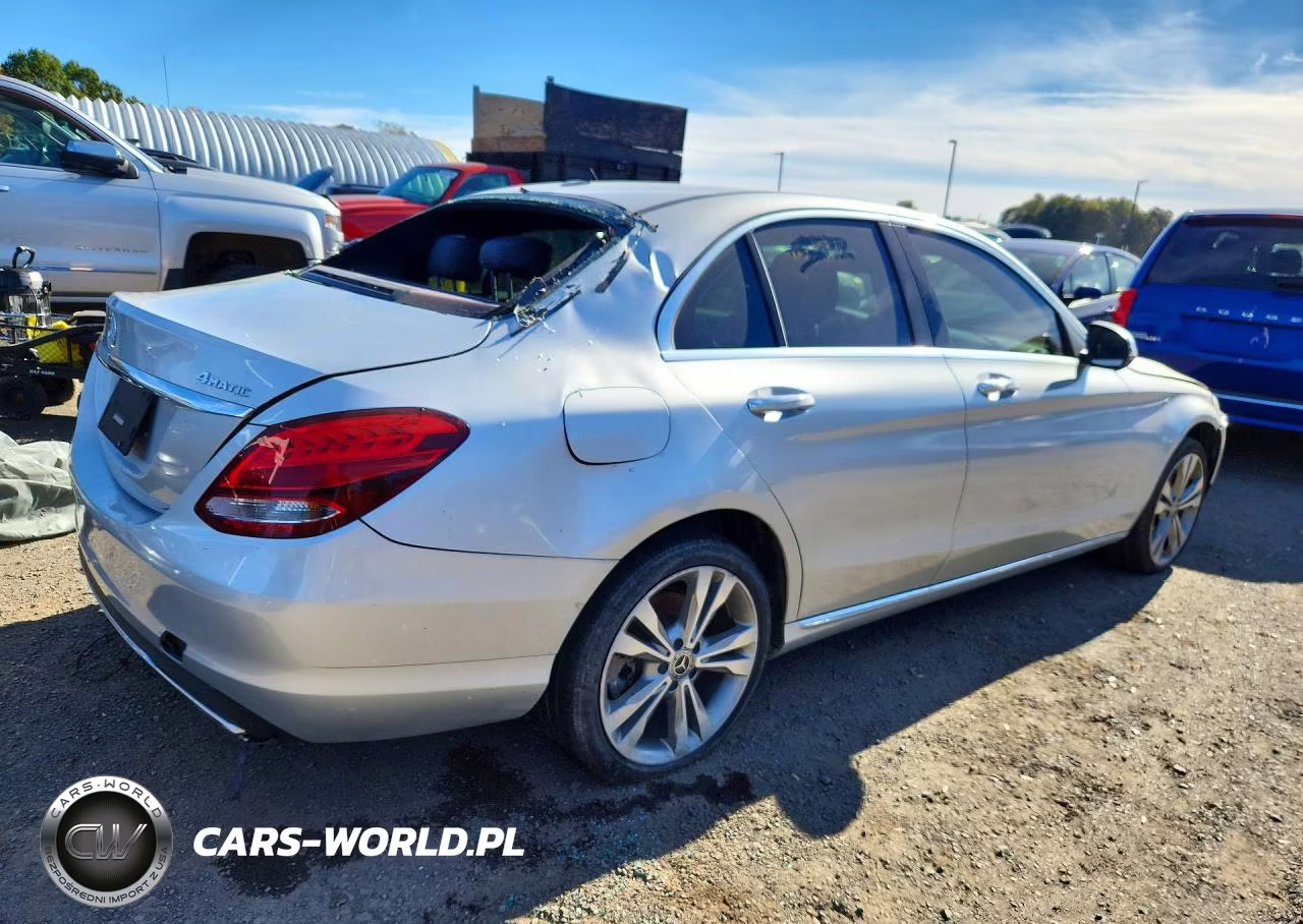 2018 Mercedes-Benz C 300 4Matic VIN:55SWF4KB4JU241169 - 3