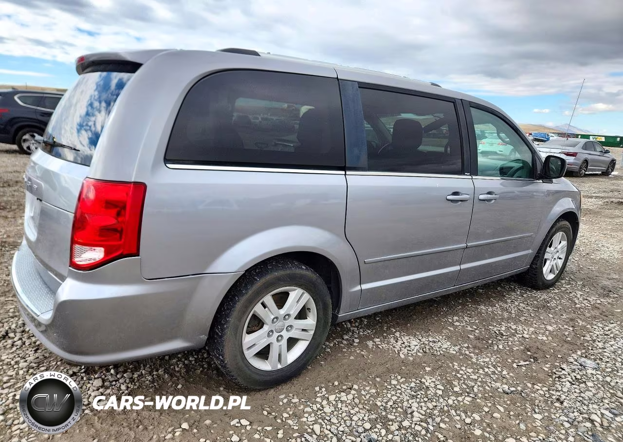 2013 Dodge Grand Caravan Crew VIN:2C4RDGDG6DR579826 - 3