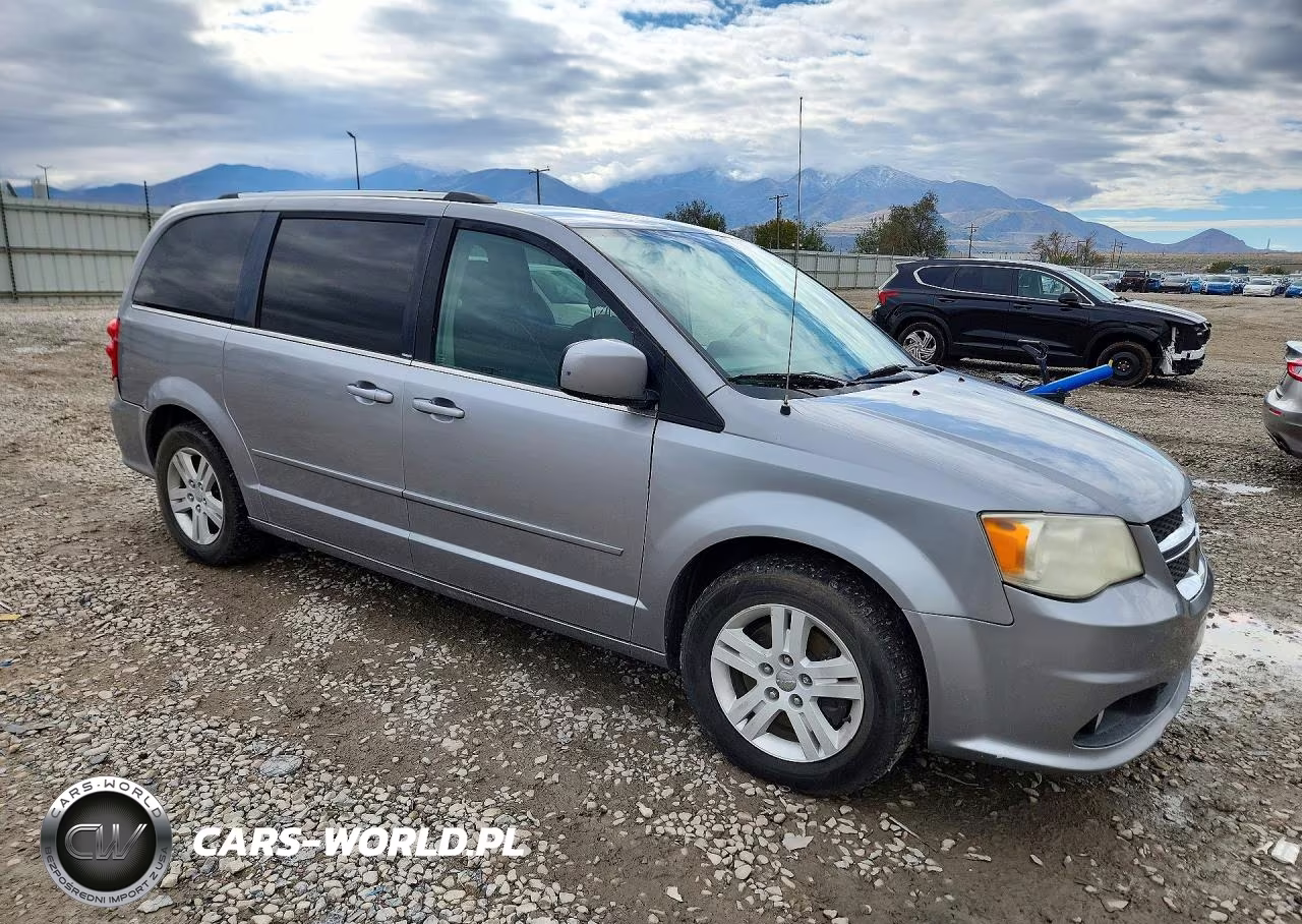 2013 Dodge Grand Caravan Crew VIN:2C4RDGDG6DR579826 - 4