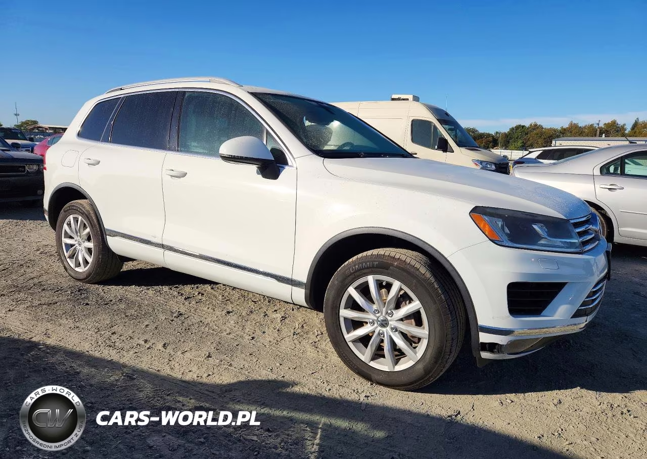 2016 Volkswagen Touareg Sport VIN:WVGEF9BP4GD002397 - 4