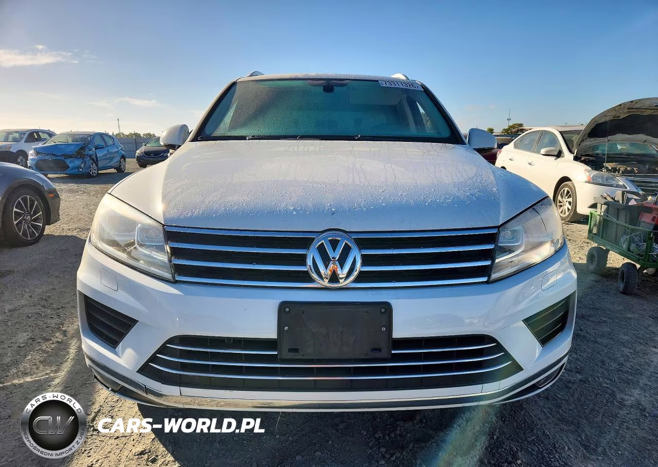 2016 Volkswagen Touareg Sport VIN:WVGEF9BP4GD002397 - 5