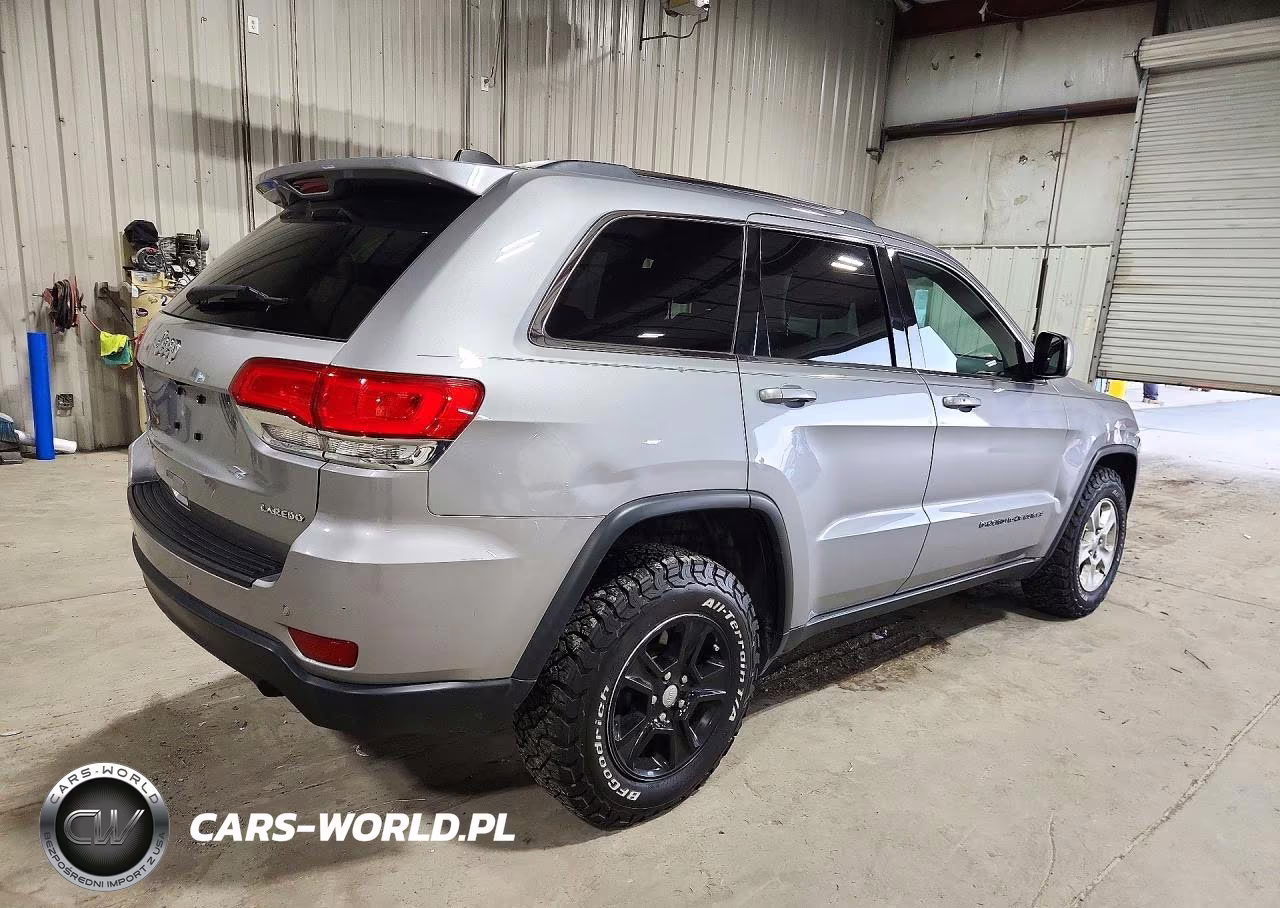 2017 Jeep Grand Cherokee Laredo VIN:1C4RJFAG8HC841948 - 3