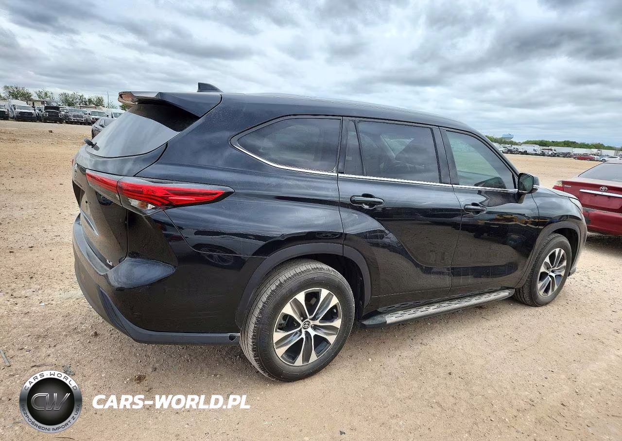 2022 Toyota Highlander Xle VIN:5TDGZRAH9NS121661 - 3