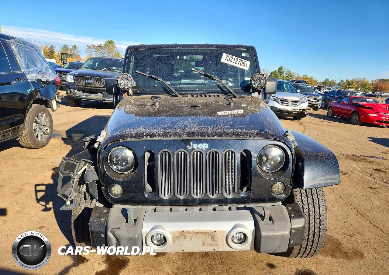 2010 Jeep Wrangler Unlimited Sahara VIN:1J4BA5H15AL159512 - 5