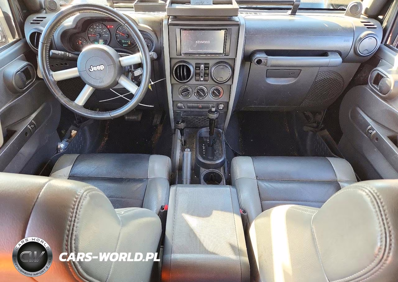 2010 Jeep Wrangler Unlimited Sahara VIN:1J4BA5H15AL159512 - 8