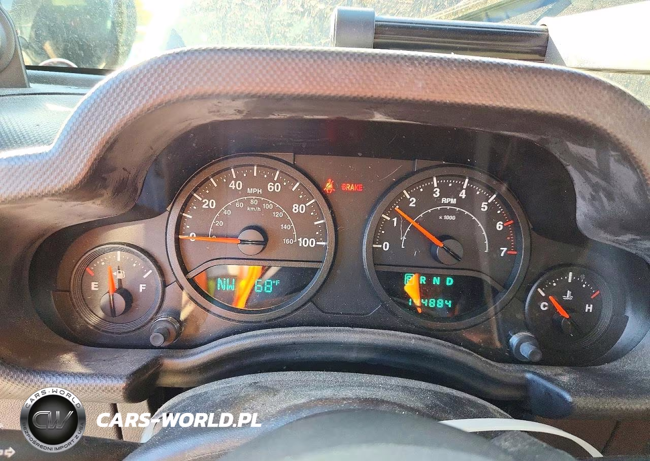 2010 Jeep Wrangler Unlimited Sahara VIN:1J4BA5H15AL159512 - 9