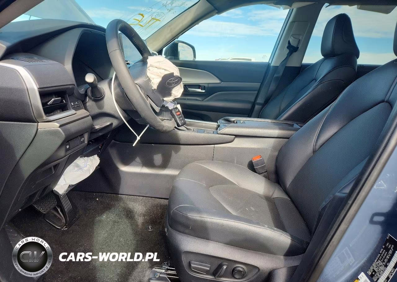 2026 Toyota Grand Highlander Xle VIN:5TDAAAB58TS141402 - 7