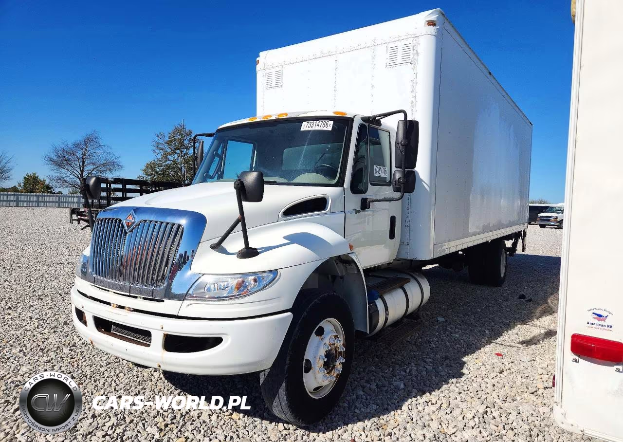 2014 International 4300 Box Truck