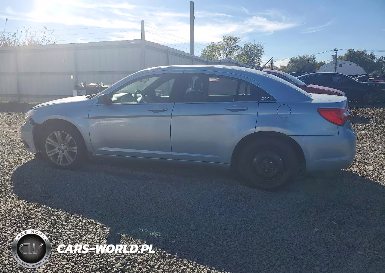 2013 Chrysler 200 Lx VIN:1C3CCBAB8DN698743 - 2