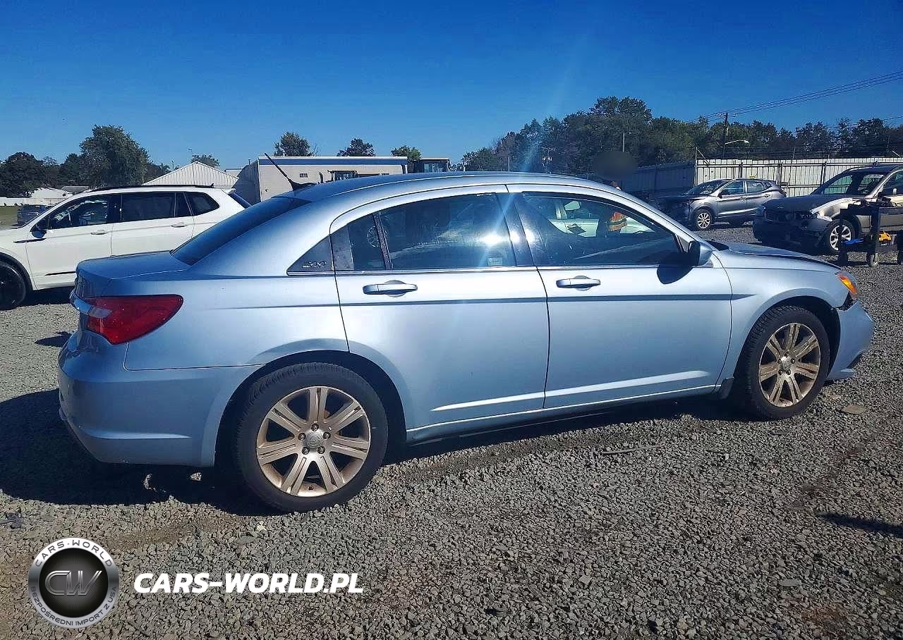 2013 Chrysler 200 Lx VIN:1C3CCBAB8DN698743 - 3