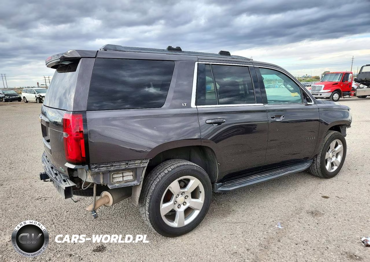 2018 Chevrolet Tahoe C1500 Lt VIN:1GNSCBKC8JR363332 - 3