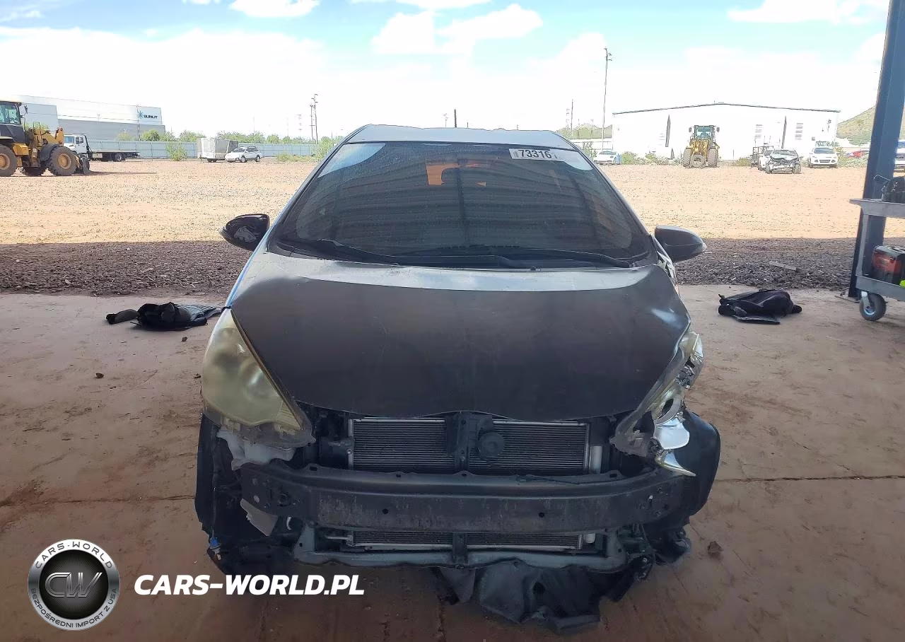 2014 Toyota Prius C Two VIN:JTDKDTB32E1568046 - 5