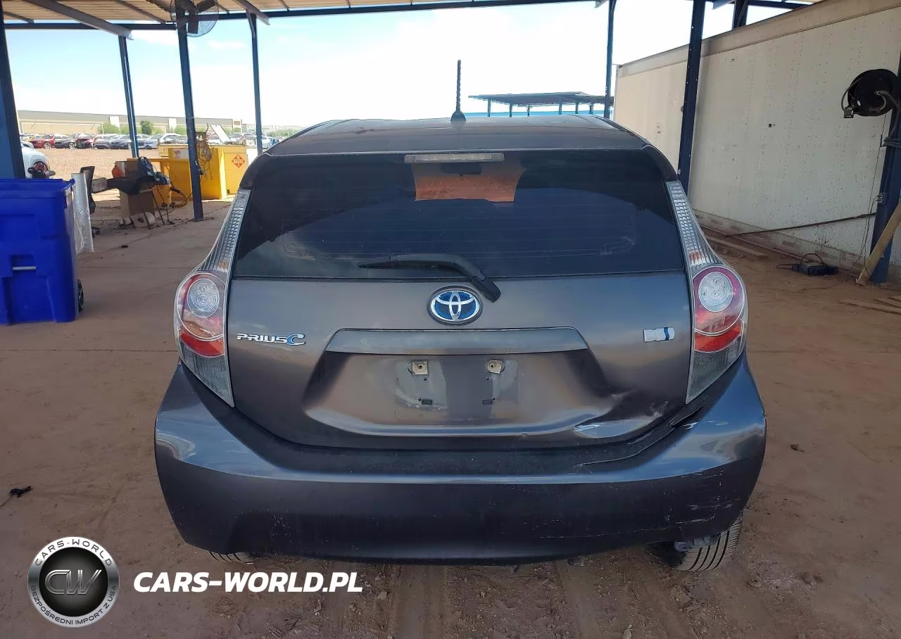 2014 Toyota Prius C Two VIN:JTDKDTB32E1568046 - 6