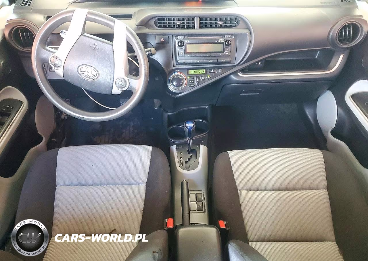 2014 Toyota Prius C Two VIN:JTDKDTB32E1568046 - 8