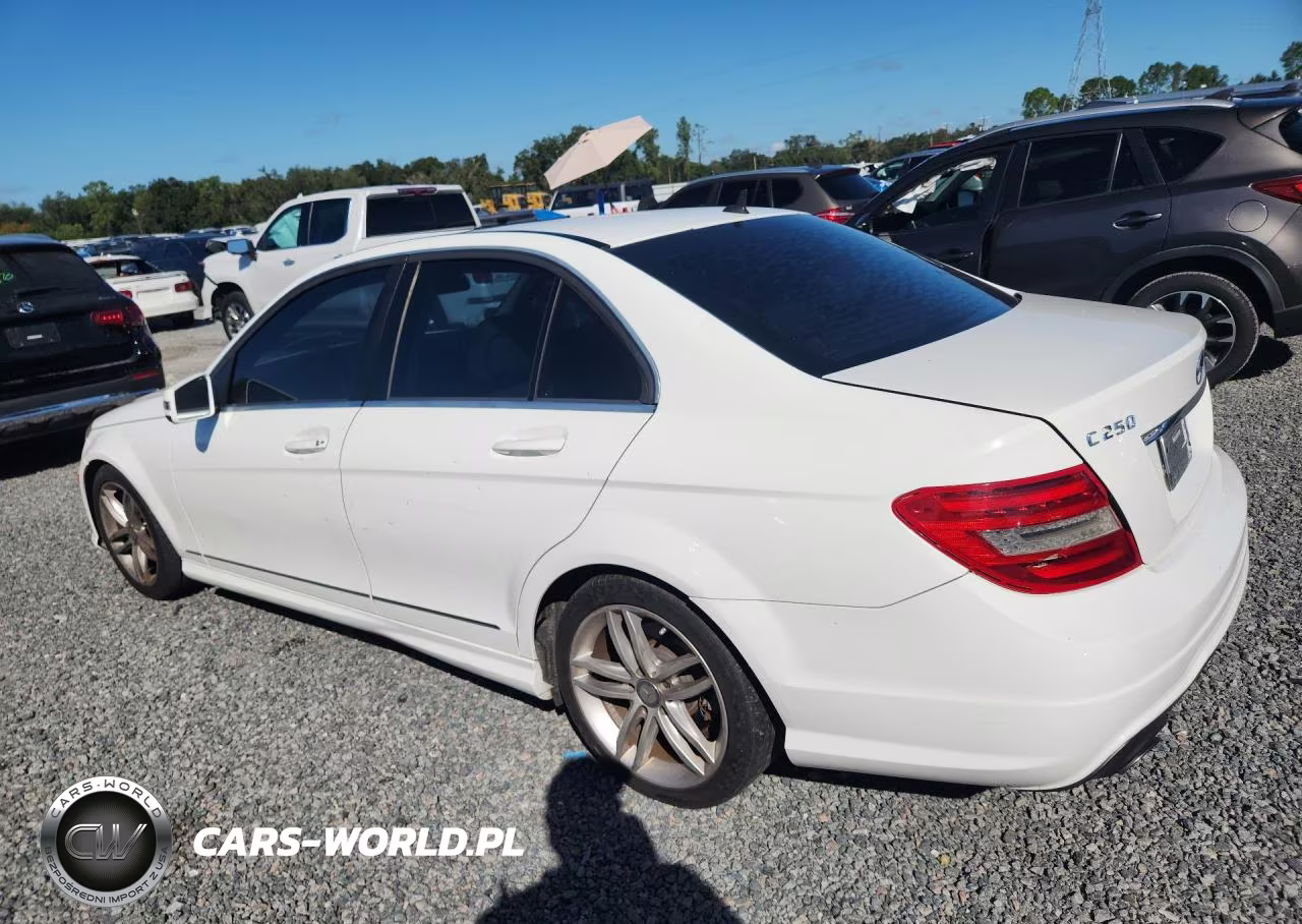 2014 Mercedes-Benz C 250 VIN:WDDGF4HB7EA941737 - 2