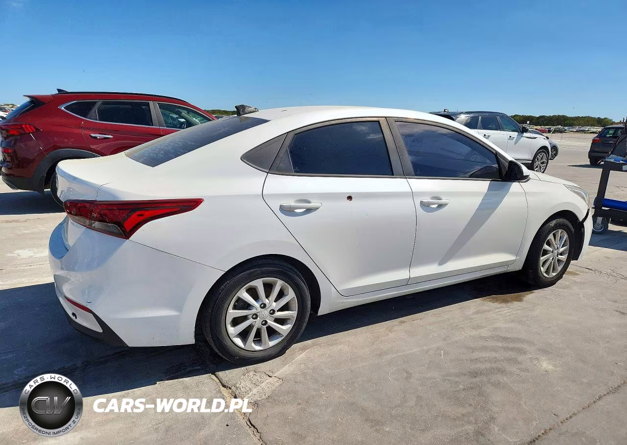 2018 Hyundai Accent Sel VIN:3KPC24A3XJE012303 - 3