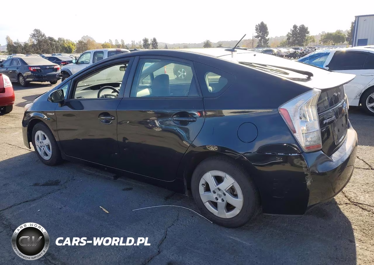 2011 Toyota Prius Two VIN:JTDKN3DU5B5313737 - 2