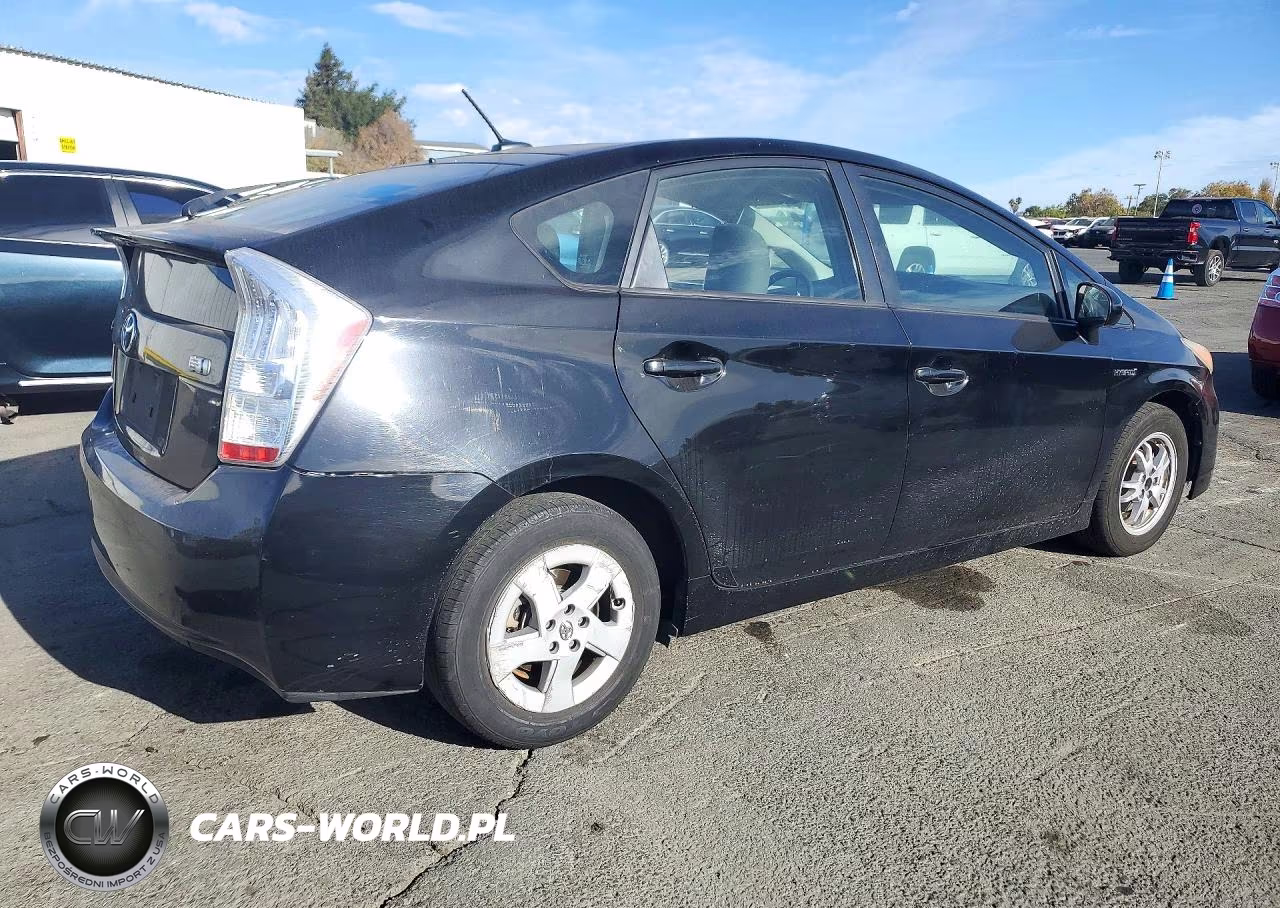 2011 Toyota Prius Two VIN:JTDKN3DU5B5313737 - 3