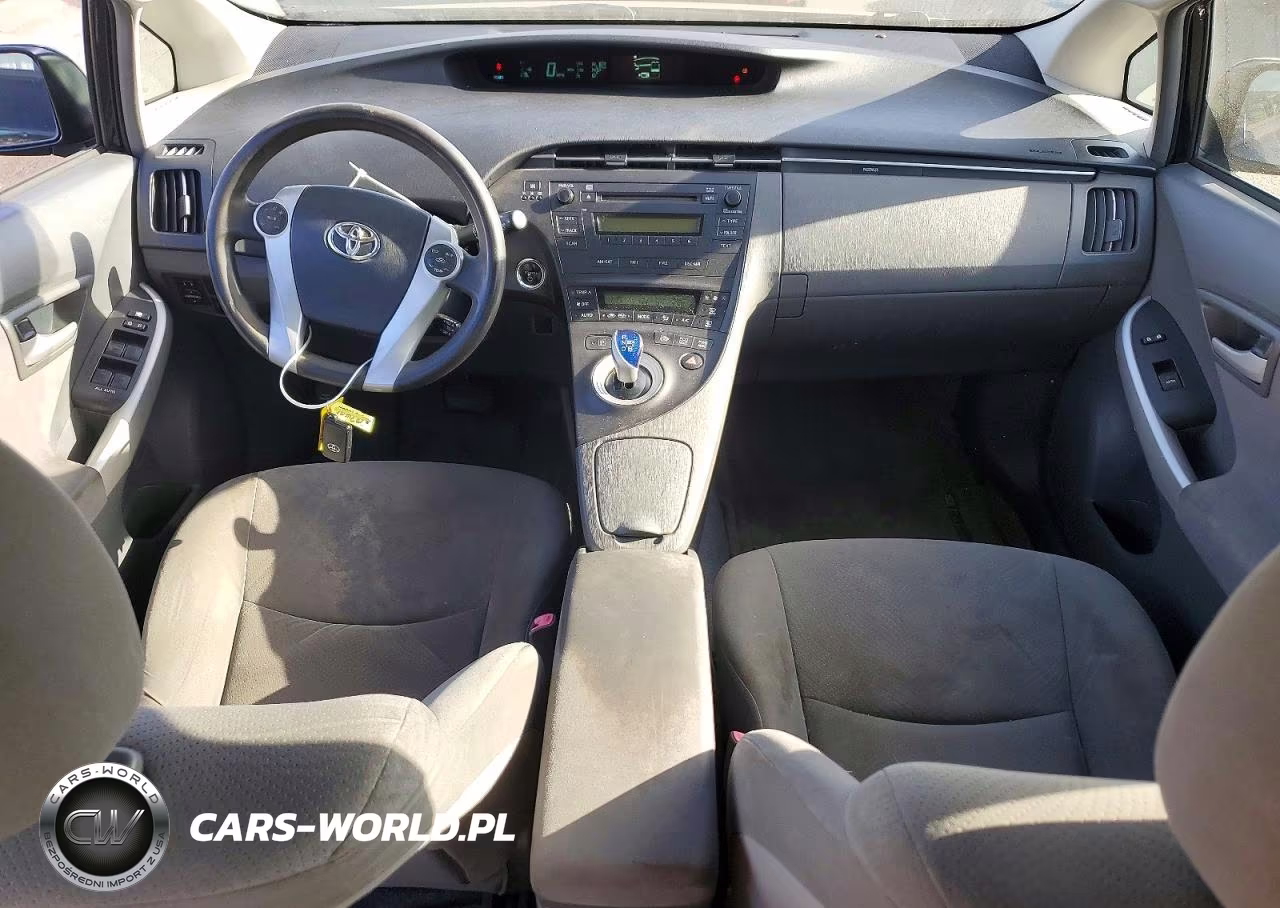 2011 Toyota Prius Two VIN:JTDKN3DU5B5313737 - 8