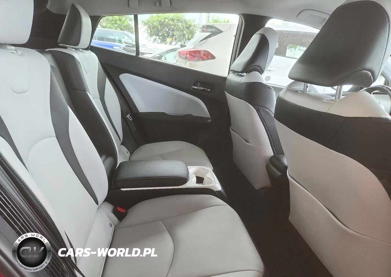 2017 Toyota Prius Prime Premium VIN:JTDKARFP3H3011373 - 10