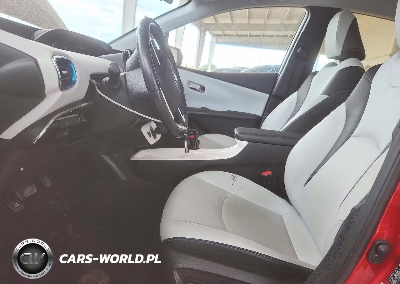 2017 Toyota Prius Prime Premium VIN:JTDKARFP3H3011373 - 7