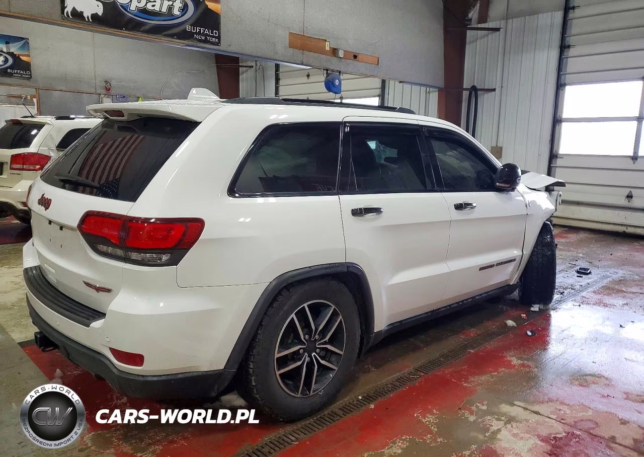 2021 Jeep Grand Cherokee Trailhawk VIN:1C4RJFLG1MC592903 - 3