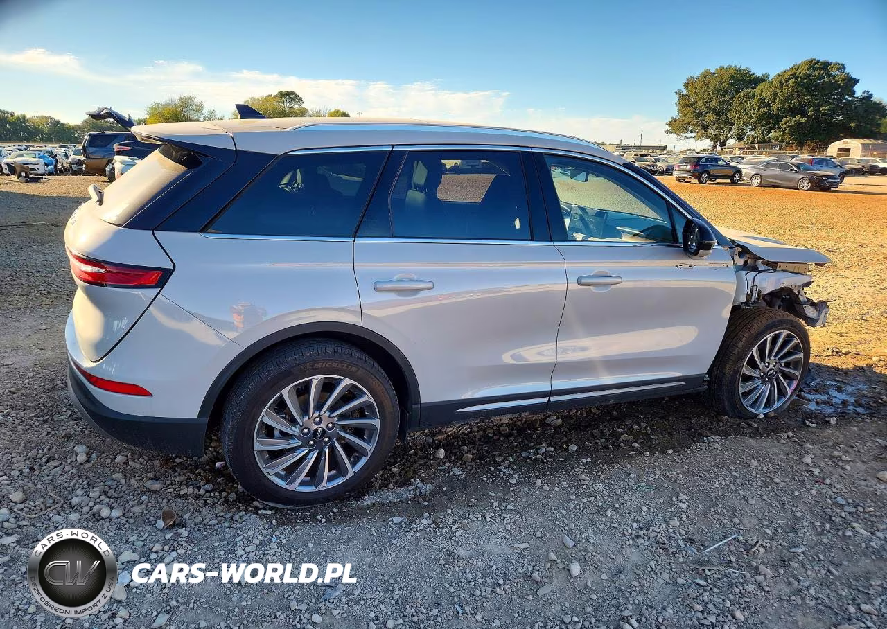 2023 Lincoln Corsair Reserve VIN:5LMCJ2CA5PUL02566 - 3