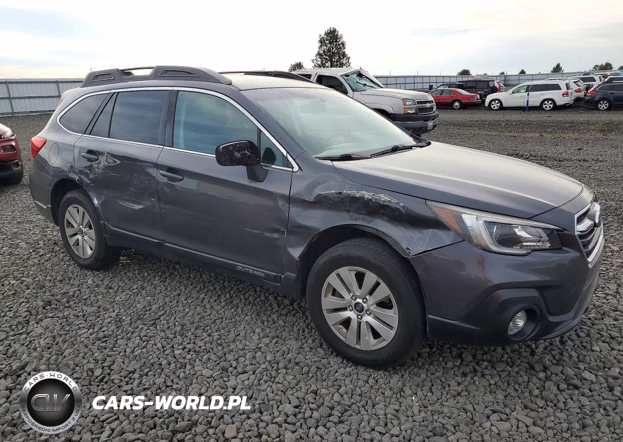 2018 Subaru Outback 2.5I Premium VIN:4S4BSACCXJ3348995 - 4