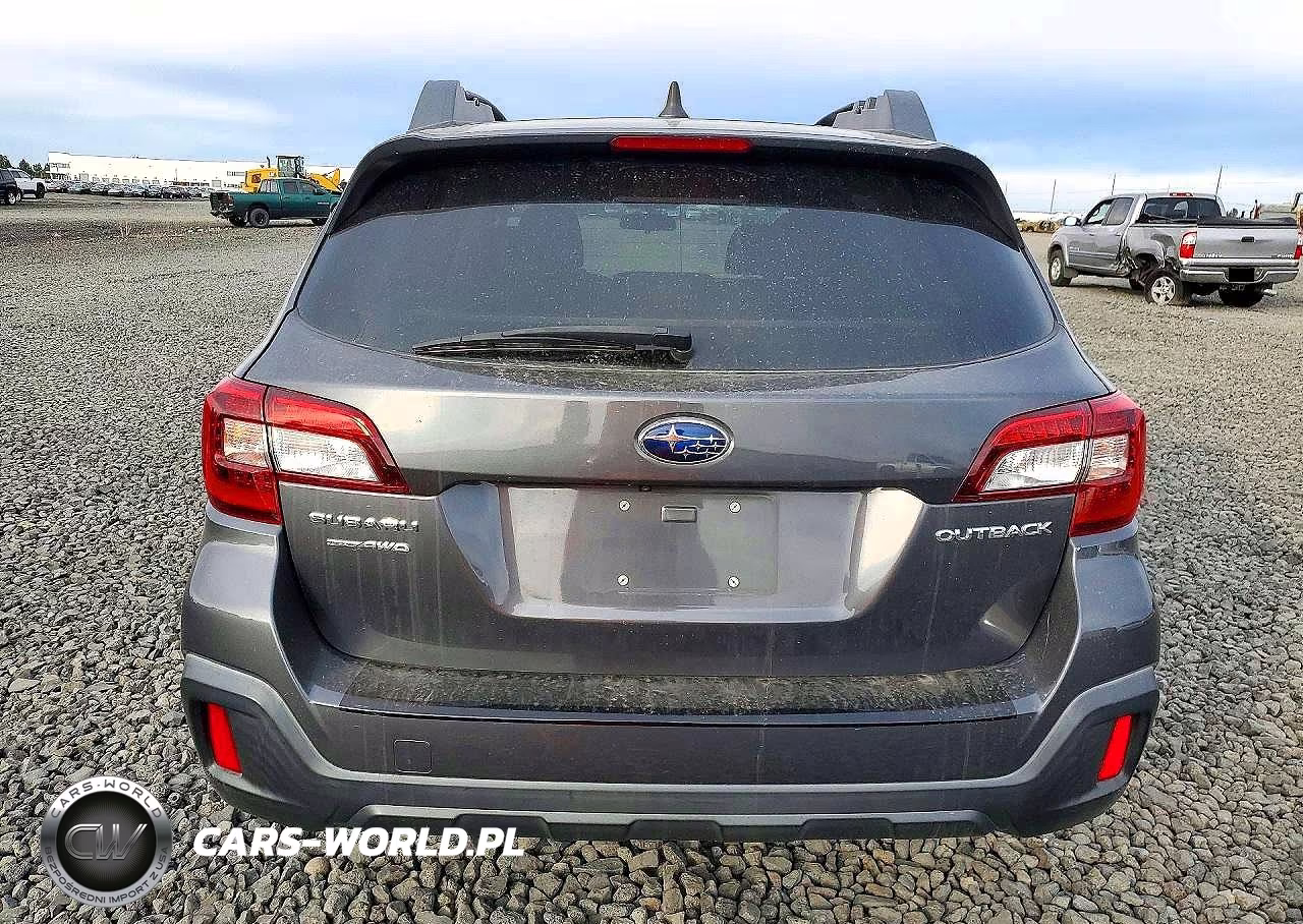 2018 Subaru Outback 2.5I Premium VIN:4S4BSACCXJ3348995 - 6